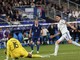 Bastoni risponde alla magia di Olise, Francia-Italia 1-1
