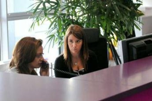 Lavoro, restare in Italia o andare all'estero? Ecco bussola per orientarsi tra sistemi retributivi Ue