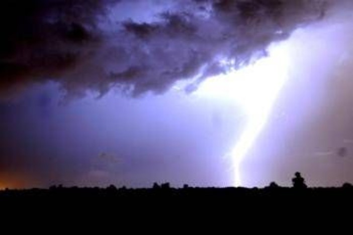 Maltempo e forti temporali al Nord, scatta allerta gialla in due regioni Maltempo e forti temporali al Nord, scatta allerta gialla in due regioni