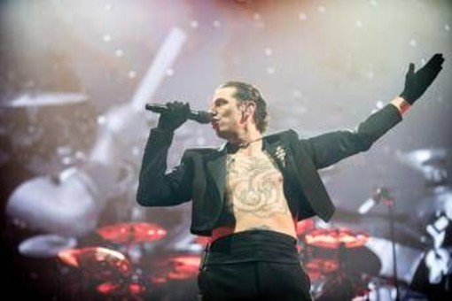 Achille Lauro nella moda: è il nuovo direttore creativo di Dondup Achille Lauro nella moda: è il nuovo direttore creativo di Dondup