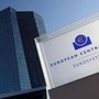 Bce mantiene tassi fermi ma rischi inflazione aumentati