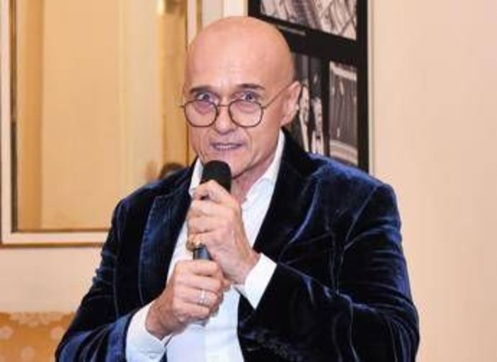 Caso Signorini, la difesa contro i colossi del web: "Aperta indagine, soddisfatti" Caso Signorini, la difesa contro i colossi del web: "Aperta indagine, soddisfatti"