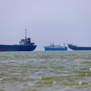 Iran, Trump accusa Teheran: "Droni contro le navi nello Stretto di Hormuz"