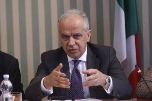 Piantedosi al lavoro, no comment e agenda immutata