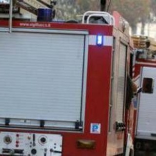 Roma, incendio in campo nomadi a Tor Sapienza: due feriti Roma, incendio in campo nomadi a Tor Sapienza: due feriti