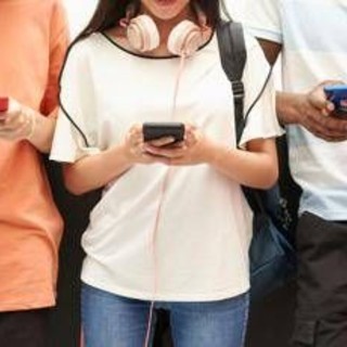 Indagine Moige-Piepoli 'Venduti ai minori', allarme vendita illegale alcol e tabacco