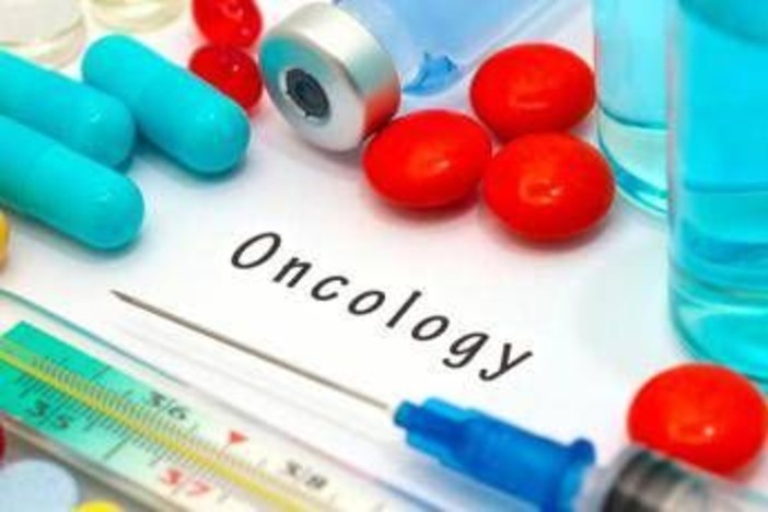Tumori, Aifa approva immunoterapico tislelizumab in cancro a esofago, stomaco e polmone