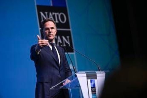 Rutte: "Non c'è un rischio concreto di escalation nucleare, Nato è più forte della Russia"