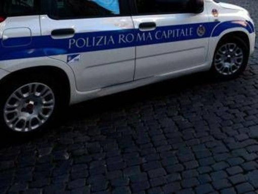 Roma, 24enne stuprata e sequestrata da dipendente locale in centro: un arresto