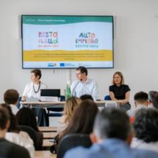 Piano integrato Autoimpiego: la formazione iniziale e i due tipi di tutoraggio Piano integrato Autoimpiego: la formazione iniziale e i due tipi di tutoraggio