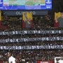 L’Olimpico celebra Mourinho: cori, striscioni e lui manda un bacio alla Curva Sud