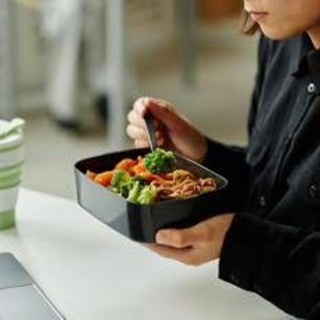 Digiuno intermittente 'non basta', le regole del nutrizionista Digiuno intermittente 'non basta', le regole del nutrizionista