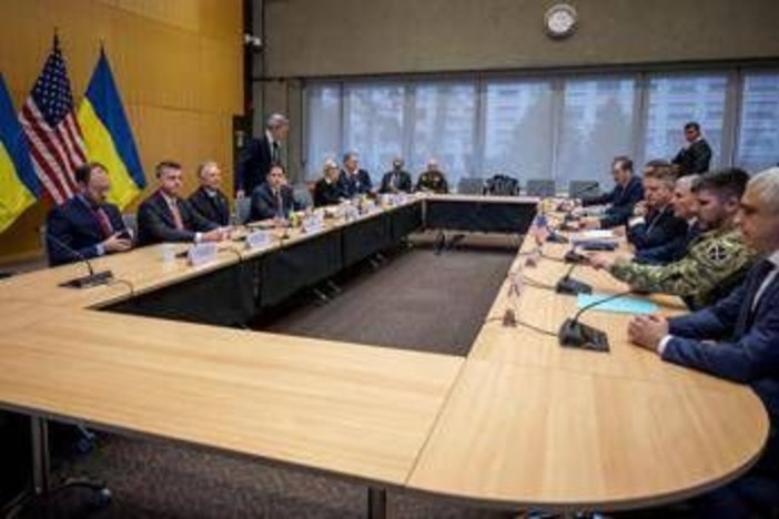 Ucraina-Usa, "progressi" su piano Trump. Europa prepara controproposta Ucraina-Usa, "progressi" su piano Trump. Europa prepara controproposta