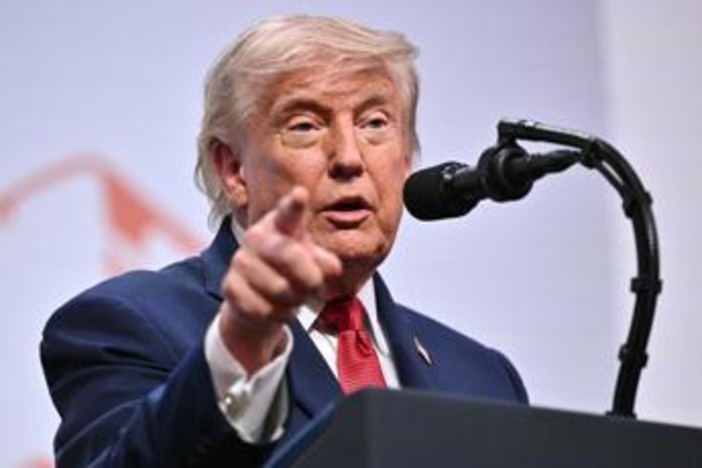 Nuovo affondo di Trump: "Popolarità Meloni bassa perché ha abbandonato gli Stati Uniti"