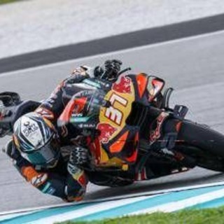 MotoGp, Acosta vince la gara sprint in Malesia: Marquez secondo allunga nel mondiale MotoGp, Acosta vince la gara sprint in Malesia: Marquez secondo allunga nel mondiale