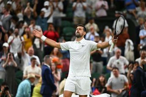 Wimbledon, oggi Djokovic-Tsitsipas: orario, precedenti e dove vederla in tv Wimbledon, oggi Djokovic-Tsitsipas: orario, precedenti e dove vederla in tv
