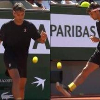 Cobolli show al Roland Garros: la serie infinita di palleggi 'incanta' Parigi Cobolli show al Roland Garros: la serie infinita di palleggi 'incanta' Parigi