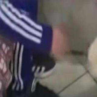 Catania, bimbo picchiato con un cucchiaio di legno: scatta il divieto di avvicinamento per i genitori Catania, bimbo picchiato con un cucchiaio di legno: scatta il divieto di avvicinamento per i genitori