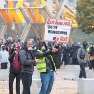La Francia si prepara a nuova giornata di protesta, oltre 70mila agenti schierati e unità dell'elite: "Alto livello di minaccia"