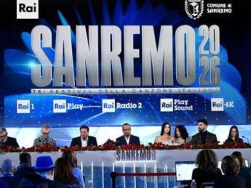 Sanremo, la terza serata con Irina Shayk e Ubaldo Pantani - Diretta