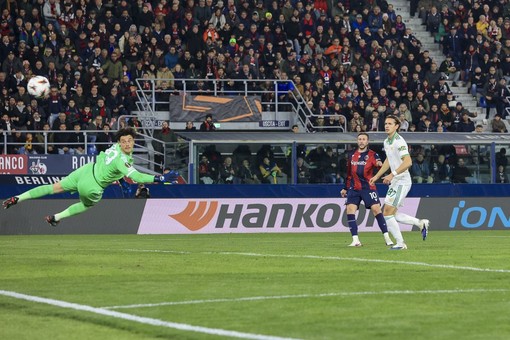 Pellegrini risponde a Bernardeschi, Bologna-Roma 1-1