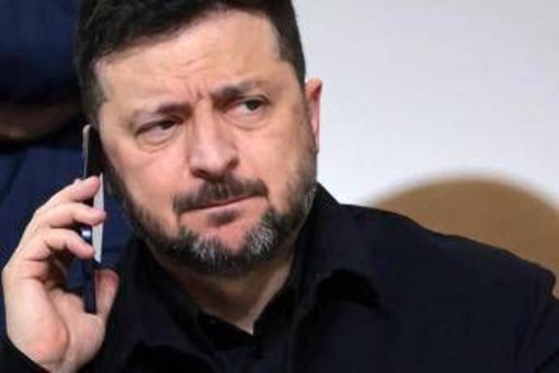 Ucraina, attacco russo su Merefa: morti e feriti. Zelensky: “Putin deciderà tra guerra e diplomazia”
