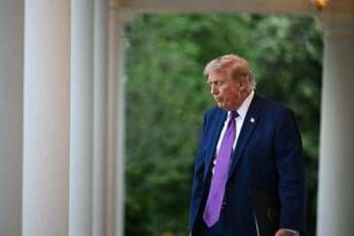 Usa-Iran, Trump pensa a nuovi attacchi. Teheran: "Pedaggi per Hormuz" Usa-Iran, Trump pensa a nuovi attacchi. Teheran: "Pedaggi per Hormuz"