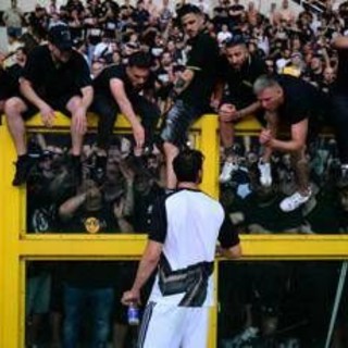 Juventus, tifoso in ospedale dopo scontri. La richiesta alla squadra: "Non giocate"