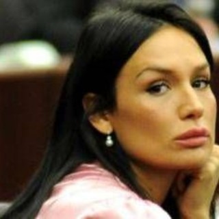 Caso Ruby, 'Mi Manda Rai3': Nicole Minetti graziata da Mattarella "per motivi umanitari" Caso Ruby, 'Mi Manda Rai3': Nicole Minetti graziata da Mattarella "per motivi umanitari"