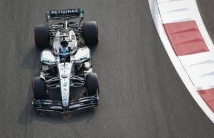 Formula 1, Russell comanda terze libere Gp Abu Dhabi davanti a Norris e Verstappen. Hamilton a muro Formula 1, Russell comanda terze libere Gp Abu Dhabi davanti a Norris e Verstappen. Hamilton a muro