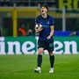 Milan-Inter, non c'è pace per Bastoni: pioggia di fischi a San Siro per il difensore