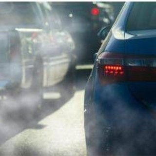 Auto, l'Ue rivede gli obiettivi: dal 2035 -90% emissioni per i nuovi veicoli anziché -100%