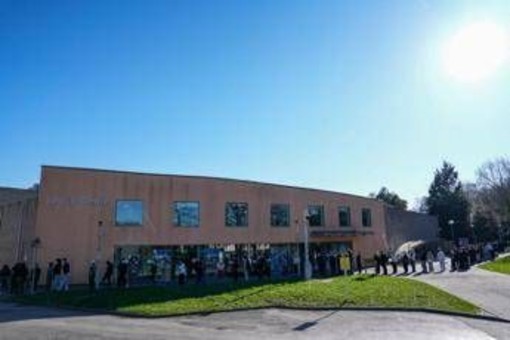 Meningite Uk, ipotesi esperti: "Ceppo MenB potrebbe essersi evoluto diventando più trasmissibile" Meningite Uk, ipotesi esperti: "Ceppo MenB potrebbe essersi evoluto diventando più trasmissibile"