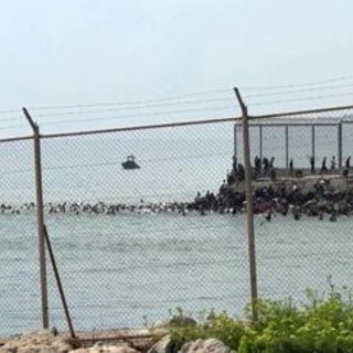 Migranti, a Ceuta la peggior crisi dal 2021