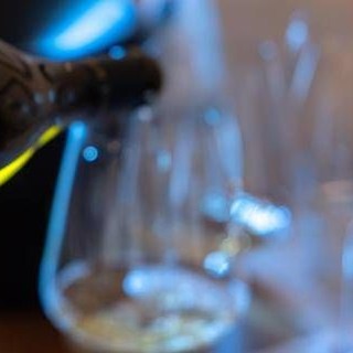 Vino tra piacere e rischi, l'immunologo: &quot;Serve disciplina, massimo 1-2 bicchieri al giorno&quot;