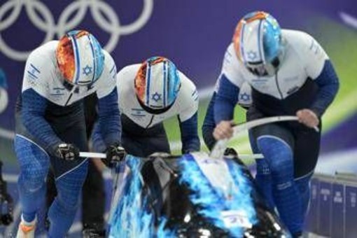 Milano Cortina, Israele si ritira dal bob: la squadra 'bara' con una sostituzione irregolare Milano Cortina, Israele si ritira dal bob: la squadra 'bara' con una sostituzione irregolare