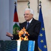 Road to Milano Cortina 2026: la fiamma olimpica colora l'Italia Road to Milano Cortina 2026: la fiamma olimpica colora l'Italia