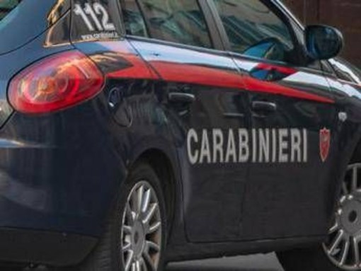Ferrara, litiga con un ragazzo nel bagno del liceo: 14enne ferito con un coltello