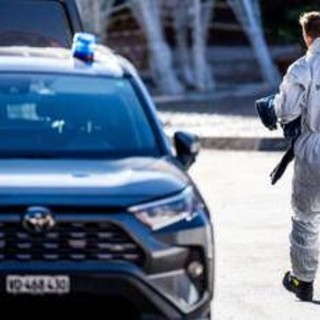 Crans-Montana, cameriere sulle spalle dei colleghi per lo spettacolo pirotecnico: il ruolo di Jessica Moretti