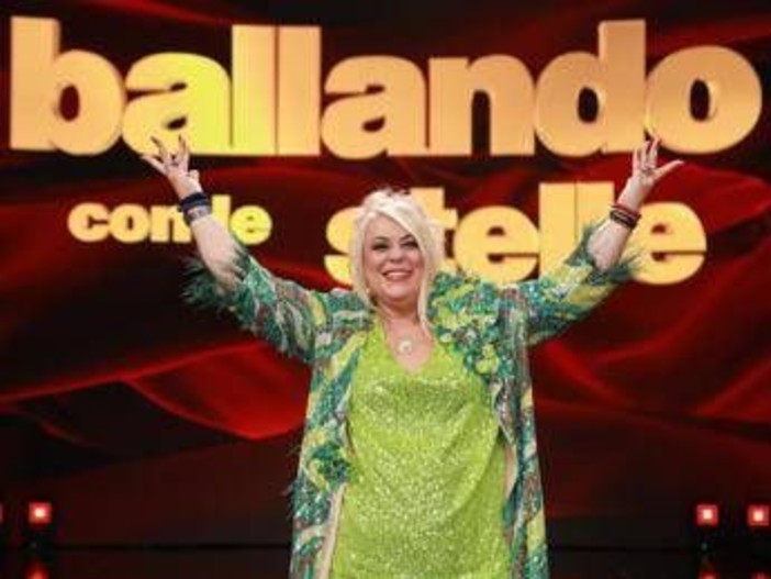 Ballando, Rossella Erra sotto attacco: "Mi augurano la morte per un tesoretto" Ballando, Rossella Erra sotto attacco: "Mi augurano la morte per un tesoretto"
