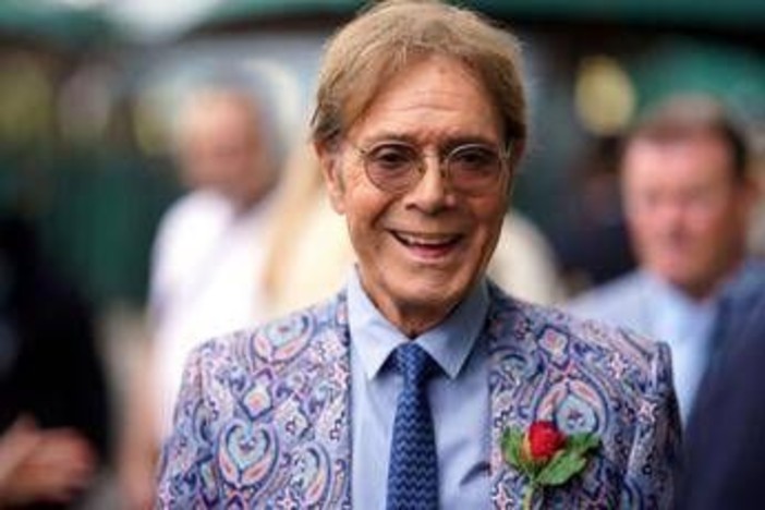Cliff Richard: "Sono guarito dal cancro alla prostata, sosterrò lo screening nazionale"
