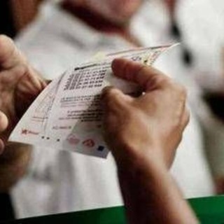 Superenalotto, numeri combinazione vincente oggi 26 giugno﻿