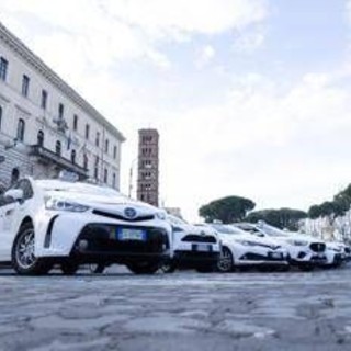 Taxi, sciopero e proteste: Salvini convoca i sindacati Taxi, sciopero e proteste: Salvini convoca i sindacati