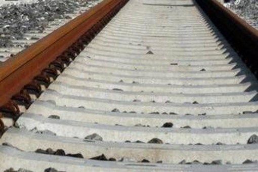 Maltempo, circolazione ferroviaria sospesa su linea Napoli-Salerno via Cava de' Tirreni per frana Maltempo, circolazione ferroviaria sospesa su linea Napoli-Salerno via Cava de' Tirreni per frana