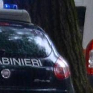 Roma, studente 13enne spruzza spray urticante e accoltella la prof: vittima non in pericolo di vita Roma, studente 13enne spruzza spray urticante e accoltella la prof: vittima non in pericolo di vita