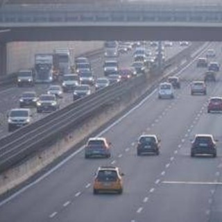 Caro carburanti, al via lo sciopero degli autotrasportatori nel Sud Italia: cosa sappiamo