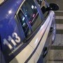 Torino, investito da un'auto mentre tenta di sfuggire a controllo antidroga: in 50 circondano la polizia Torino, investito da un'auto mentre tenta di sfuggire a controllo antidroga: in 50 circondano la polizia