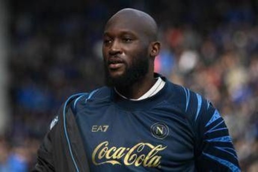 Napoli, Lukaku fuori rosa? L'attaccante non si presenta all'allenamento, il club: "Valutiamo provvedimenti" Napoli, Lukaku fuori rosa? L'attaccante non si presenta all'allenamento, il club: "Valutiamo provvedimenti"