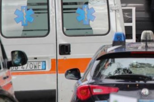 Chieti, scontro frontale tra due auto: morti un 16enne e la zia 23enne al volante Chieti, scontro frontale tra due auto: morti un 16enne e la zia 23enne al volante