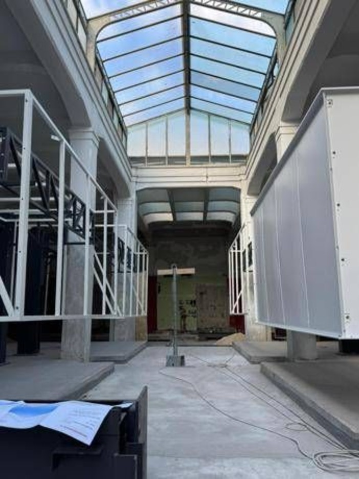 Proseguono lavori nuovo Mercato dell'Unità a Prati, arrivate le prime 'lanterne'  Proseguono lavori nuovo Mercato dell'Unità a Prati, arrivate le prime 'lanterne' 